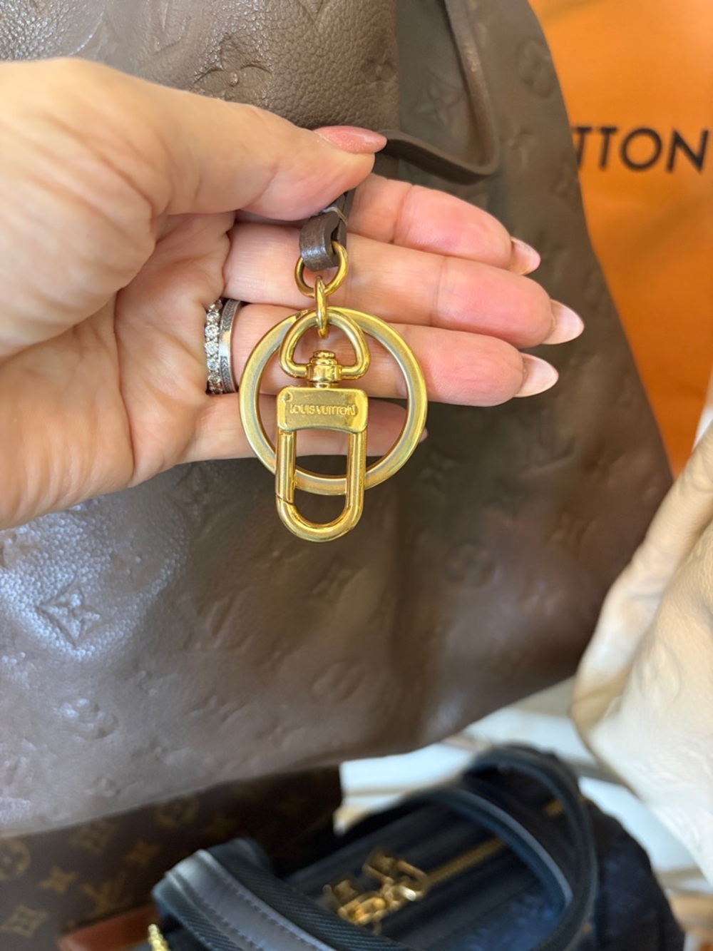 Louis Vuitton Artsy MM Monogram Empreinte Shoulder Bag - Picture 11 of 15